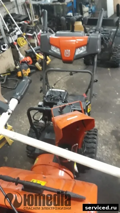 Снегоуборщик Husqvarna ST230P