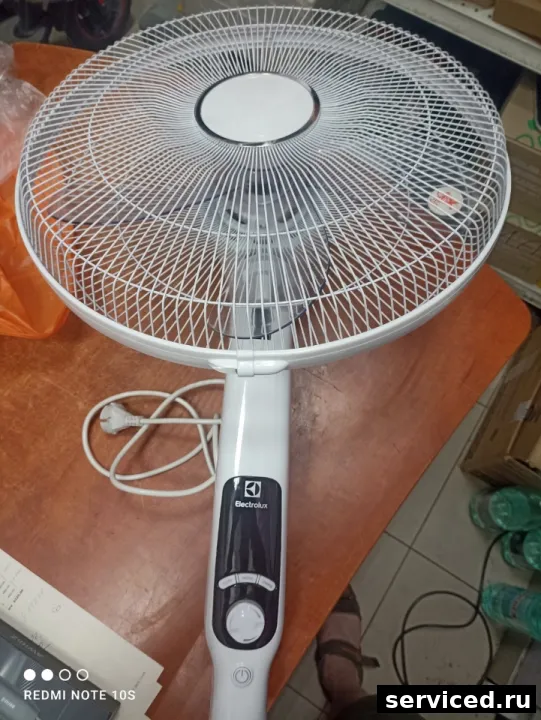 Бытовой вентилятор Electrolux EFF-1000i